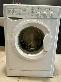 Lavatrice Indesit WISL86 compatta 4,5 kg