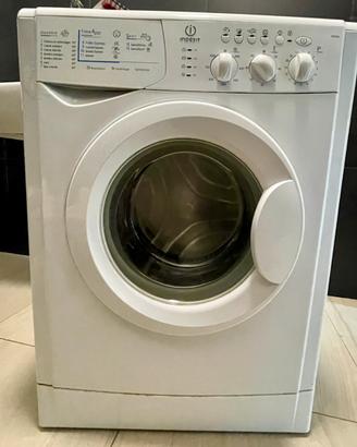 Lavatrice Indesit WISL86 compatta 4,5 kg