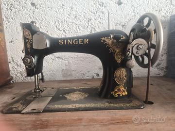 Macchina da cucire Singer con libretto originale 