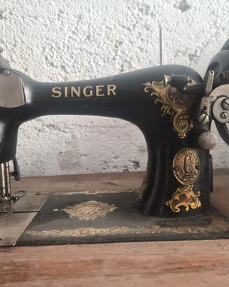 Macchina da cucire Singer con libretto originale 