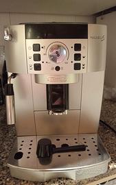 Macchina caffe’ DeLonghi Magnifica S