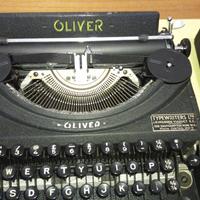 Macchina da scrivere "Oliver Portatile"- anni 40'