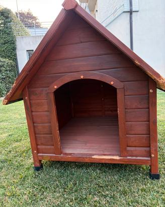 Cuccia in legno da esterno  per  cane