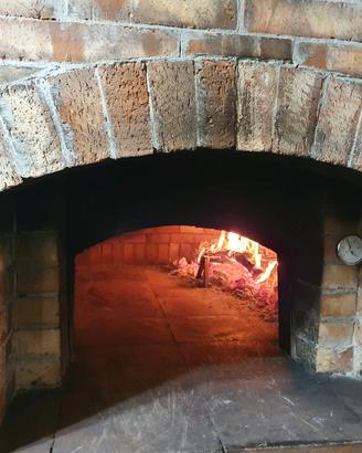 forno a legna e/o gas
