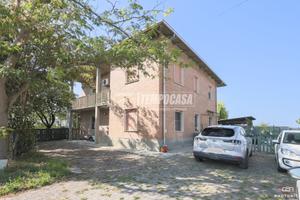 Villa Unifamiliare a Budrio Via Luzzo 8 locali