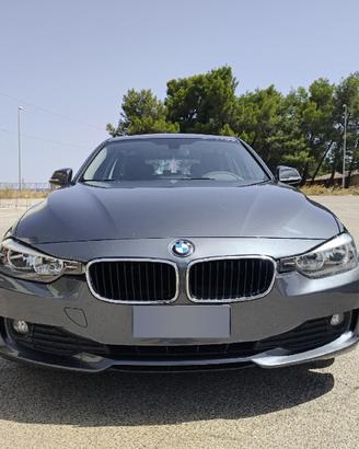 BMW 318d Touring (2013) - 2.0cc - 143 CV