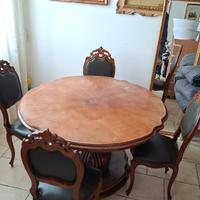 Tavolo in legno rotondo con 4 sedie