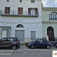 CARINI: AMPIO LOCALE CAT. C/1 MQ 400