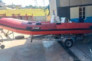 Gommone e carrello stradale