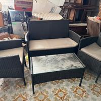 Tavolo e sedie x giardino