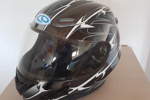 Diversi nuovi caschi - trasporto gratuito