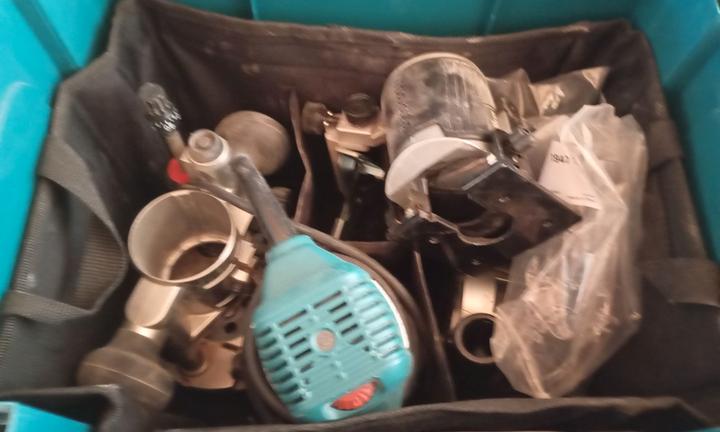 Rifilatore usato Makita RT0702CX3J