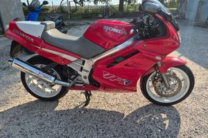 MOTO VFR