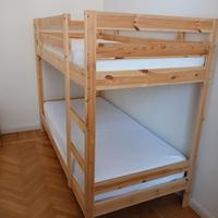 letto a castello Ikea Mydal con un materasso