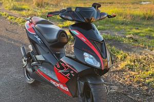 Aprilia sr Factory