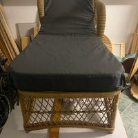 Chaise longue in vimini con cuscino su misura
