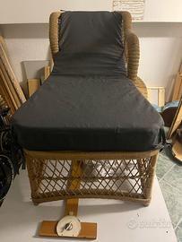Chaise longue in vimini con cuscino su misura