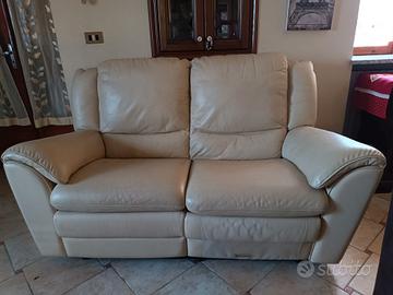 divano in pelle 