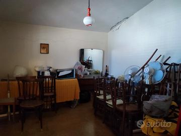 Ampia abitazioni ne su due livelli