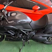 Ducati diavel carbon 13000km termignoni