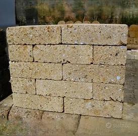 Tufo, pietre di tufo