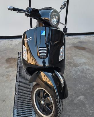 vespa GTS 300 2011