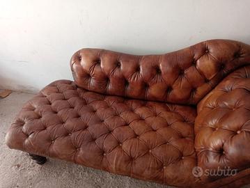 Chaise longue in stile Chesterfield 