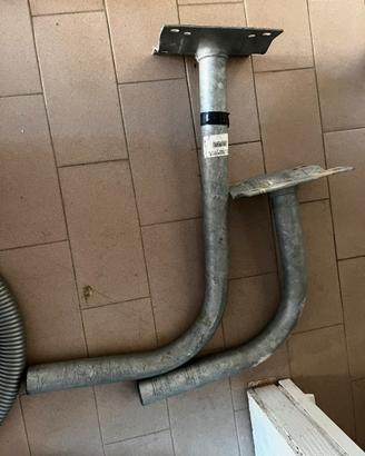 Staffe a muro L per parabole antenne.