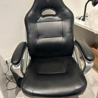 Sedia in pelle nera gaming trust GXT