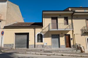 Via Roma, Dentecane fraz. di Pietradefusi (AV)
