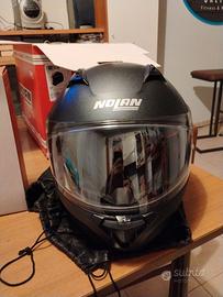 casco moto con interfono montato 