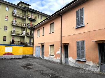 Villa di 140 m² con 4 locali e box auto a Pandino