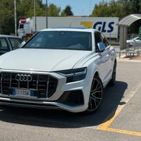 Audi SQ8 2021 630cv