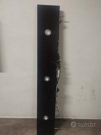 Mensola con faretti per arredo salotto