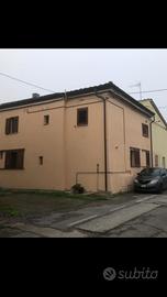 Casa indipendente con due unità abitative