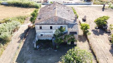 RUSTICO A SAN BENEDETTO DEL TRONTO