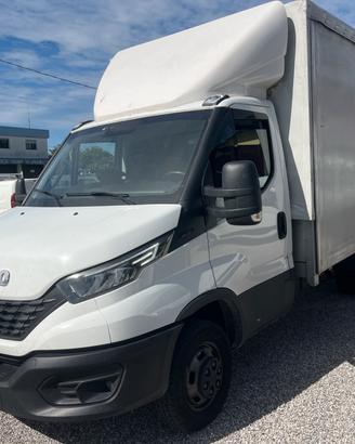 IVECO DAILY 35C18 3.0CC CENTINA ALZA E ABBASSA