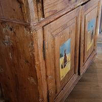 mobile vecchio dipinto a mano