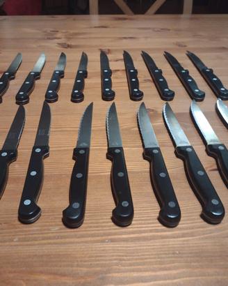 18 posate coltelli IKEA acciaio con manico nero