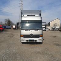 Motrice mercedes 1223