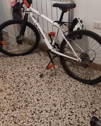 Mountain bike B'Twin Rockrider 300