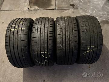 Gomme Estive Pirelli Pzero 235/35/19 91Y