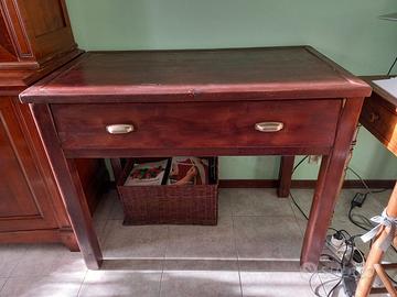 Tavolino in legno arte povera