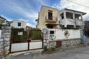 VILLA SINGOLA A PALERMO