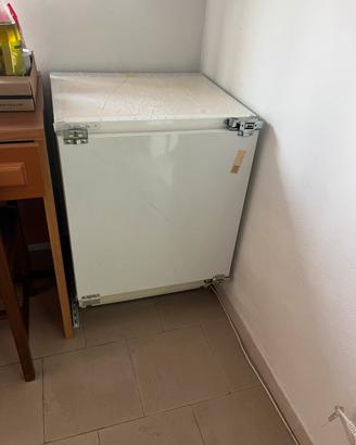 Frigorifero sottotavolo SMEG FR158