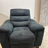 Poltrona elettrica con poggiapiedi allungabile