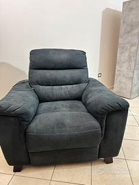 Poltrona elettrica con poggiapiedi allungabile