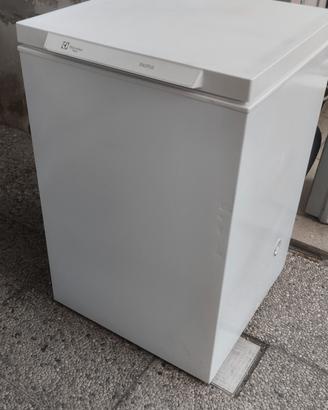 Freezer a pozzetto nuovo in perfette condizioni 