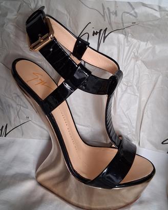 Sandalo Giuseppe Zanotti Heelless Nero e Oro 