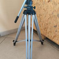 Treppiede  Manfrotto mod. #28+ testa fluida #136